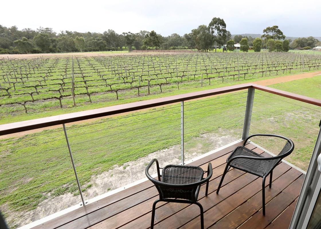 Lot113 Vineyard Accommodation Upper Swan Екстериор снимка